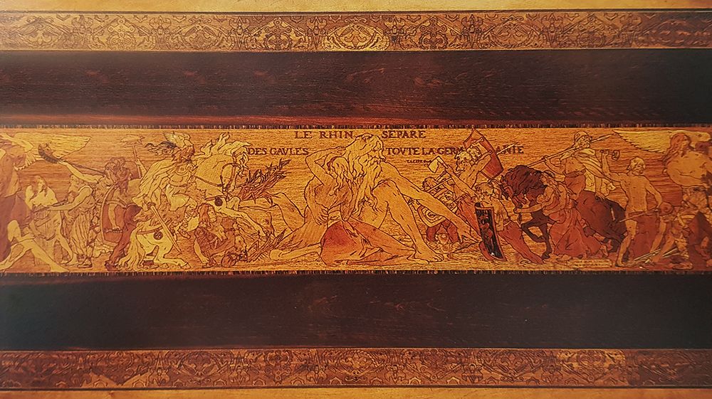 marqueterie de la table le Rhin d'emile galle et victor prouve