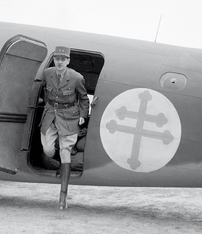 archive general de Gaulle avec la croix de Lorraine