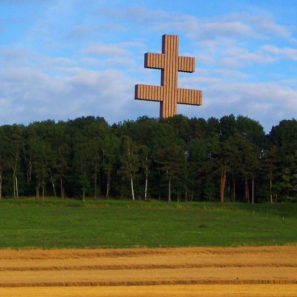 memorial croix de lorraine a colombey