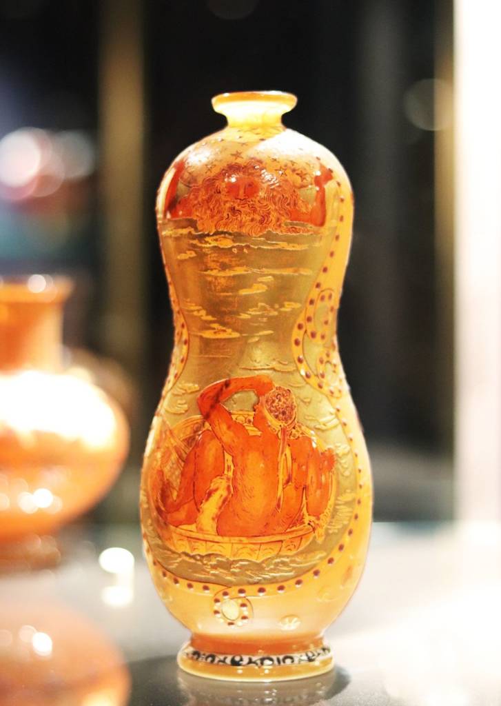 vase-decor-mythologique
