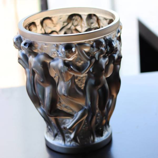 vase Bacchantes cristal gris Lalique