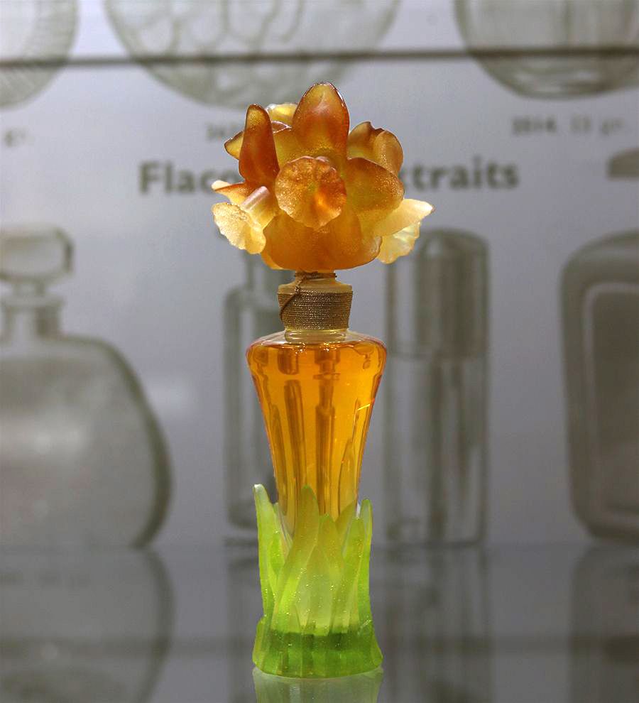 flacon-jonquilles-daum-france-musee-flacon-de-parfum-baccarat