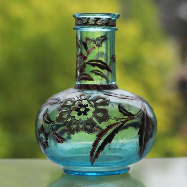 vase ne verre bleu Emile galle visible au Musée de l'École de Nancy