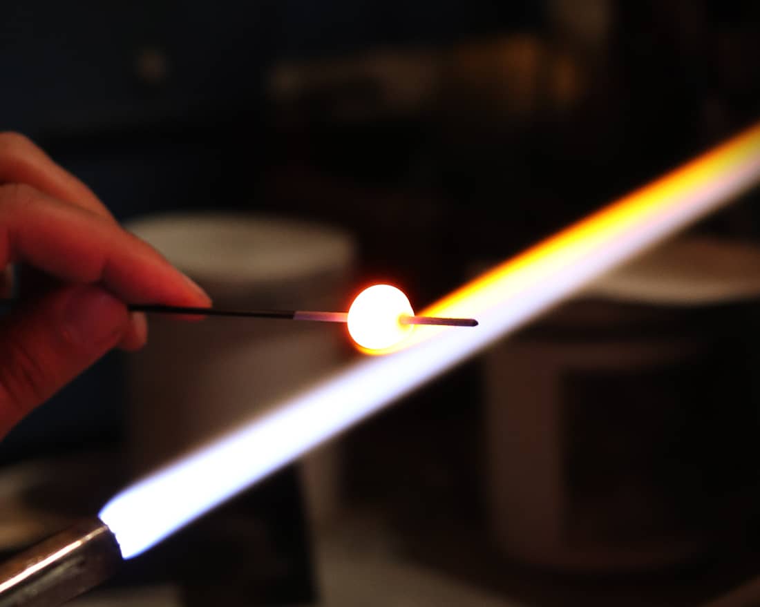Tout savoir sur les perles de verre au chalumeau Michaël Vessière