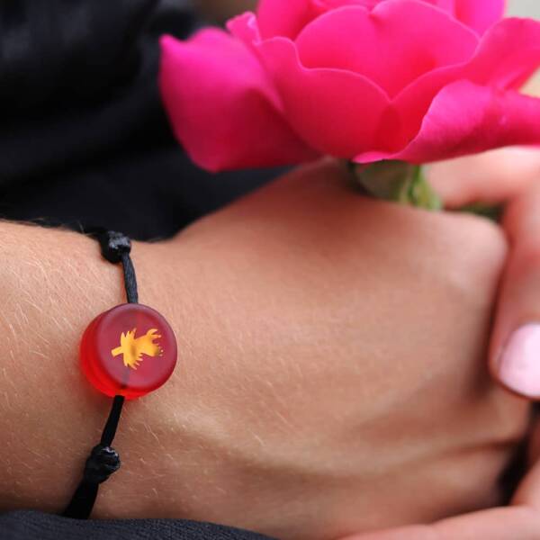 bracelet-chardon-verre-rouge-cordon