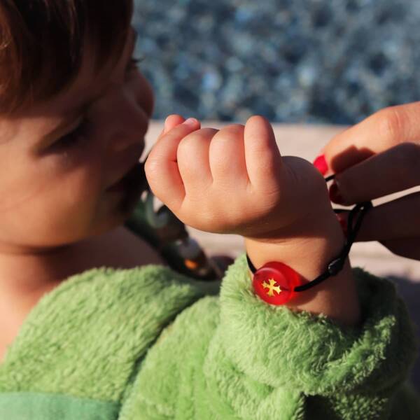 bracelet-enfant-croix-occitane-cordon