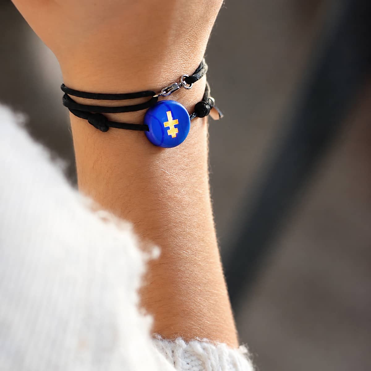 collier-croix-de-lorraine-bleu