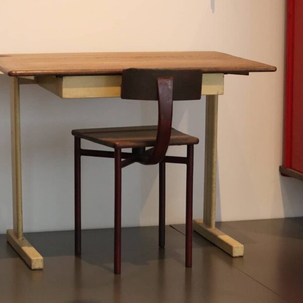 mobilier-universitaire-jean-prouve