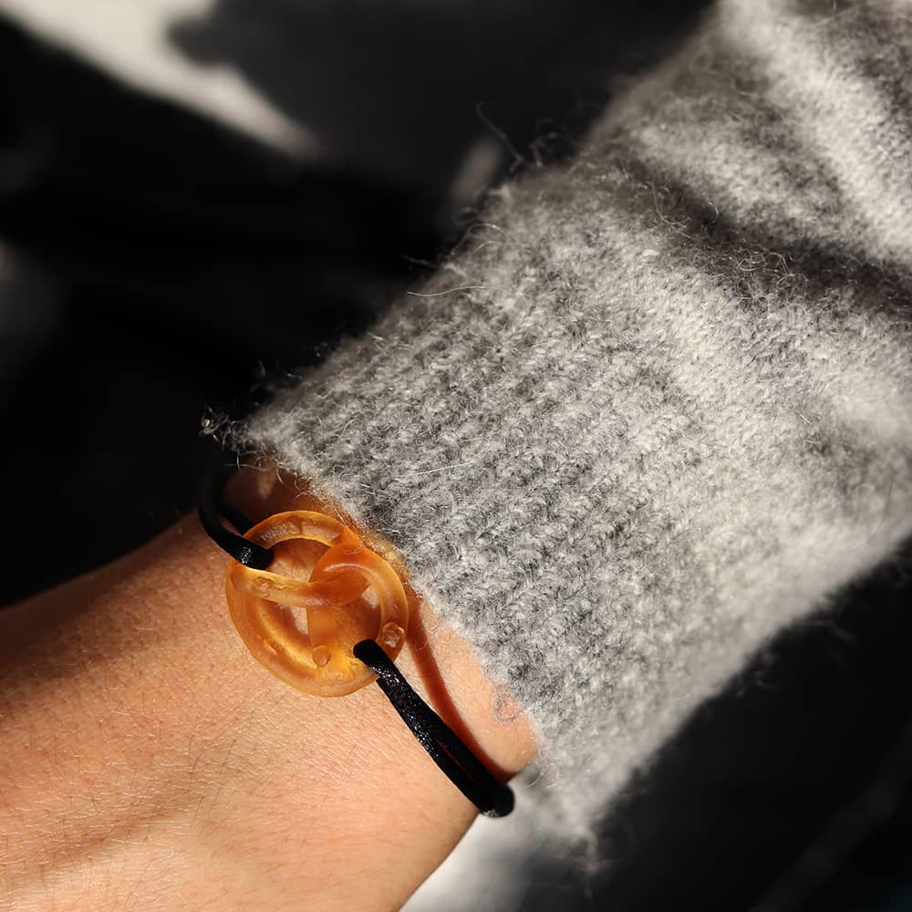 bracelet-bretzel-ambre-cristal-cordon