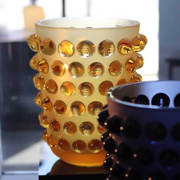 vase-mossi-ambre-lalique