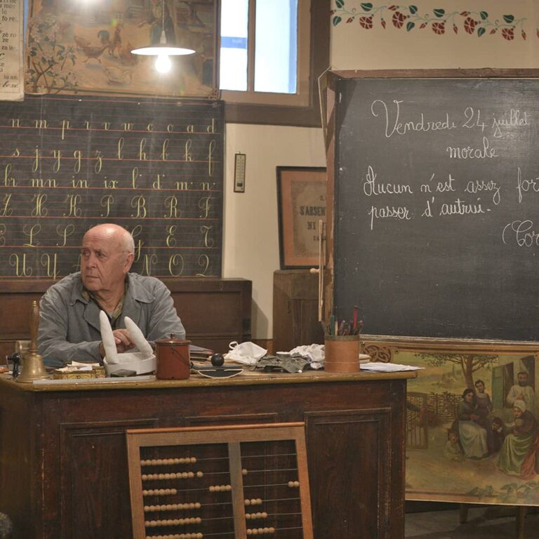 Les fgurnes ancennes, leurs accessores et leurs décors. - Page 1