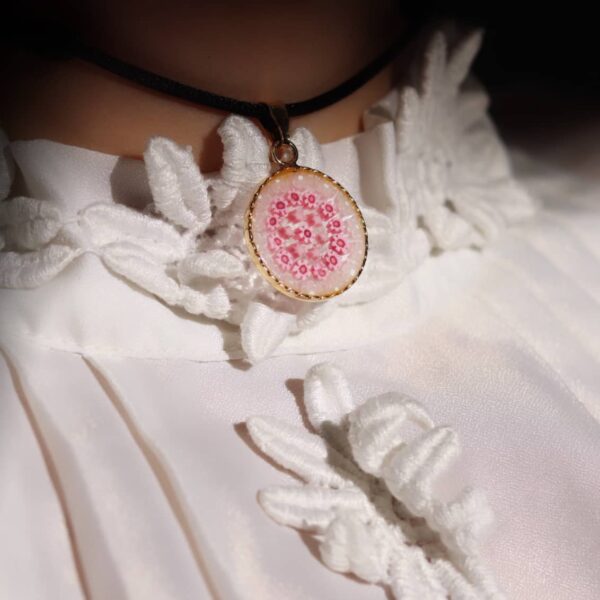 collier-medaillon-verre-murrine-rose