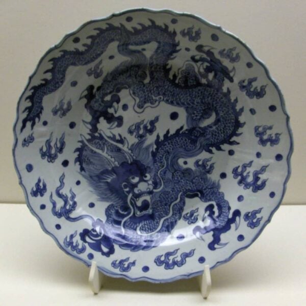 Plat-porcelaine-epoque-Ming