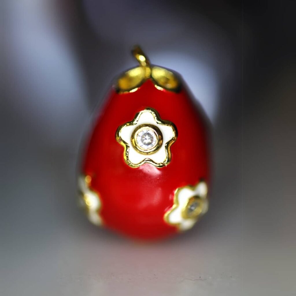oeuf-de-paques-rouge-bijou